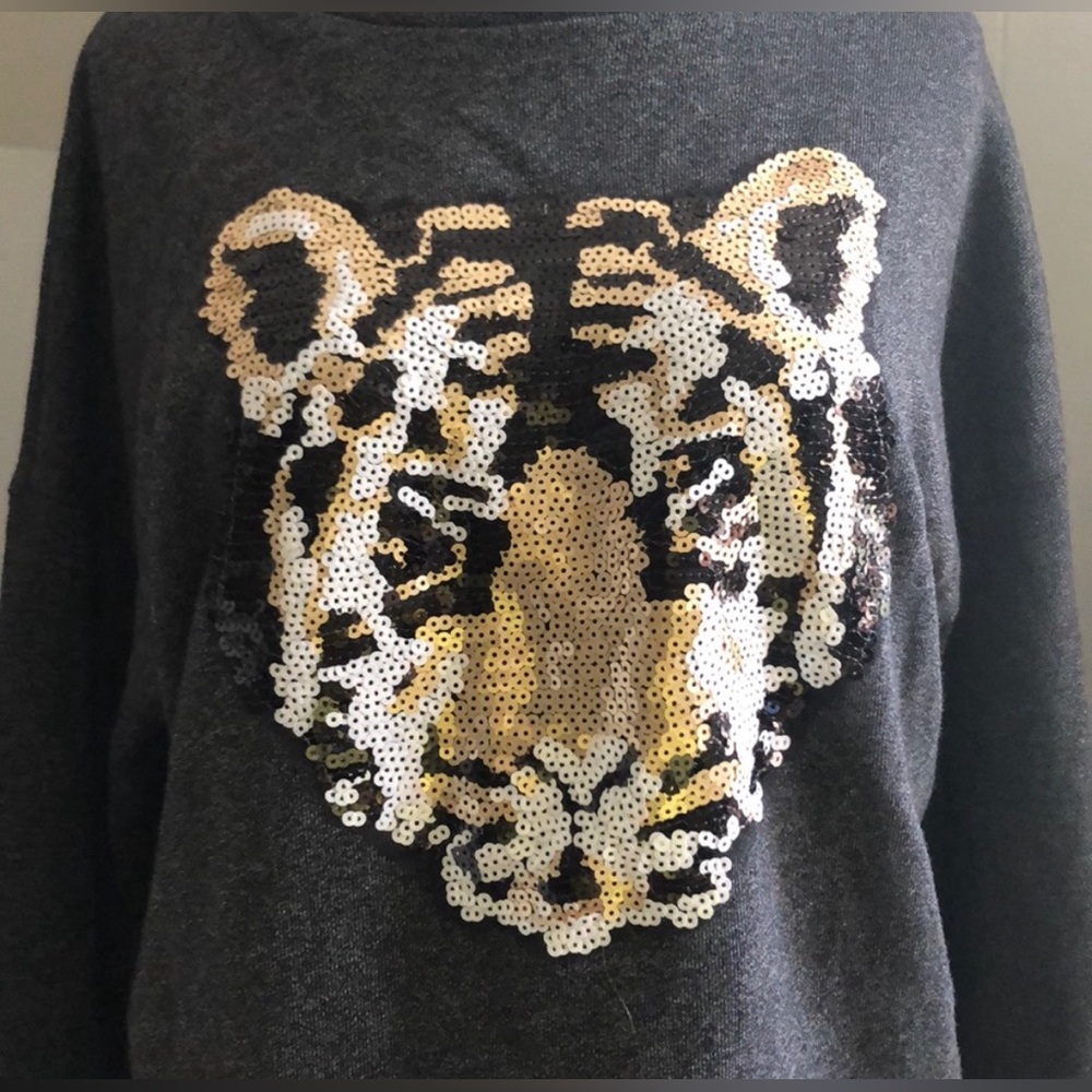 Forever 21 Sequin Tiger Sweatshirt.  Size small